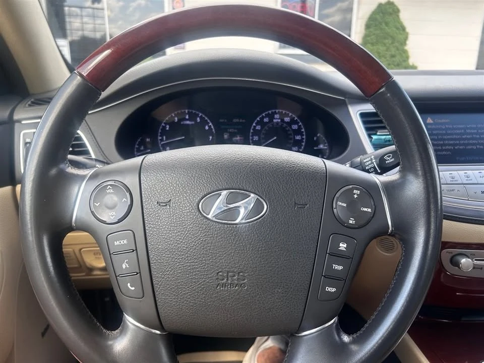 2012 Hyundai Genesis - Image 15 of 20