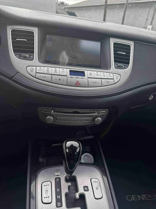 2012 Hyundai Genesis - Image 4 of 12