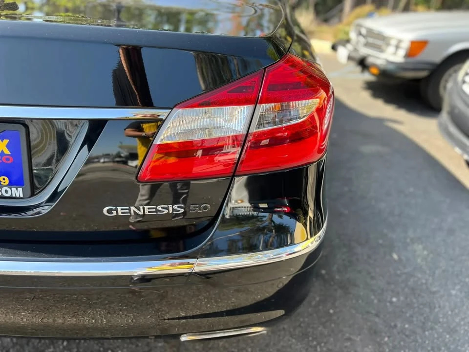 2012 Hyundai Genesis - Image 15 of 20
