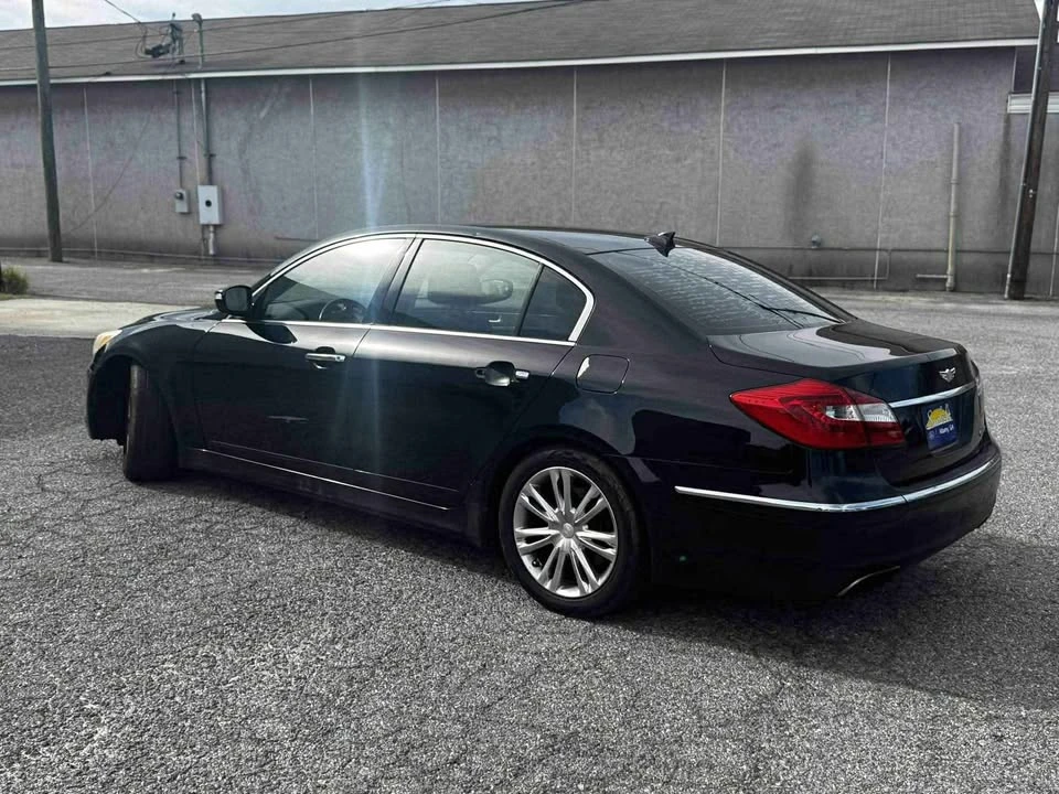 2012 Hyundai Genesis - Image 9 of 12