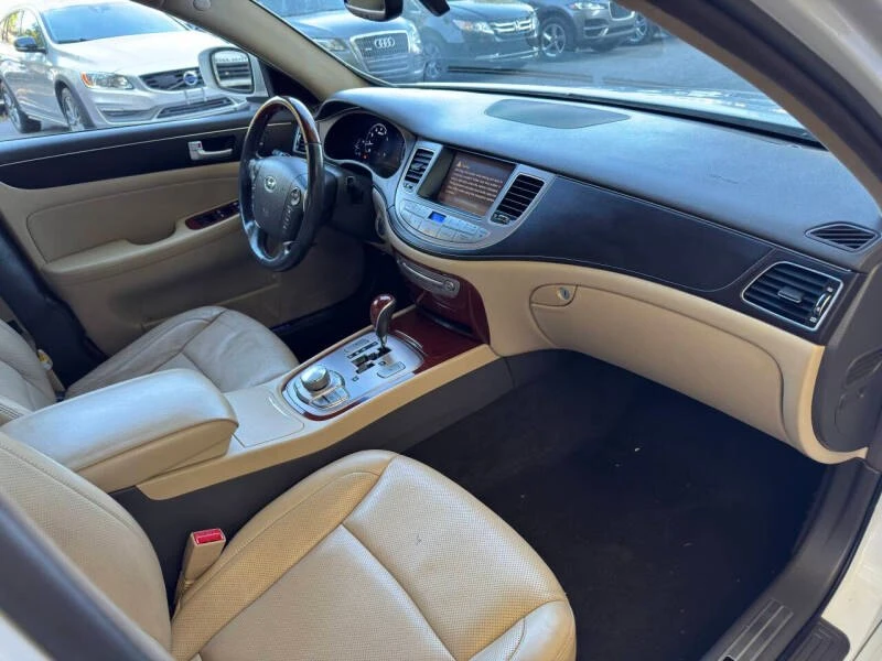 2012 Hyundai Genesis - Image 8 of 19
