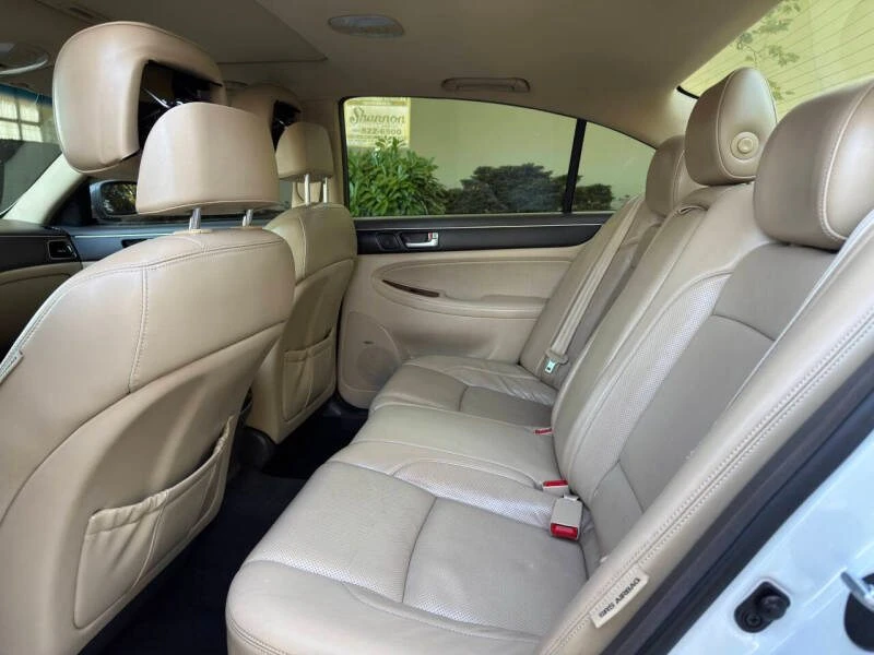 2012 Hyundai Genesis - Image 15 of 19