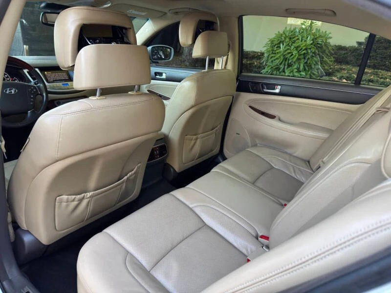 2012 Hyundai Genesis - Image 16 of 19