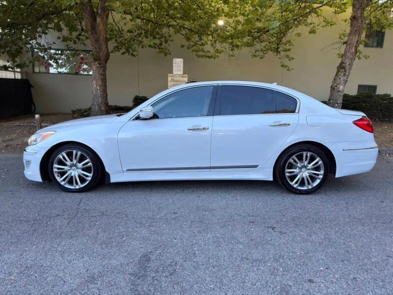 2012 Hyundai Genesis - Image 3 of 19