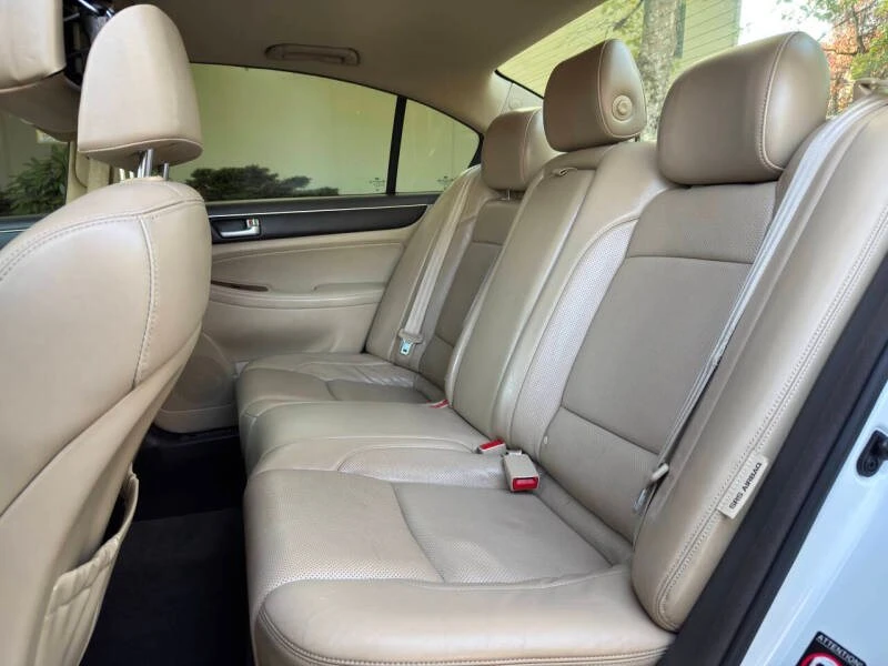 2012 Hyundai Genesis - Image 14 of 19