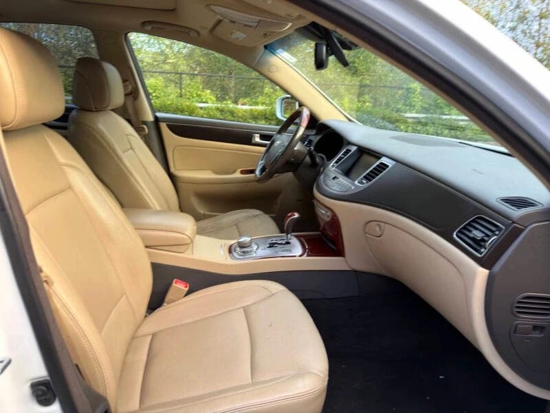 2012 Hyundai Genesis - Image 15 of 20