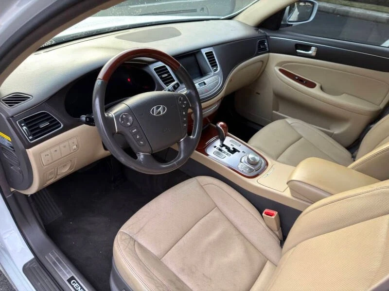 2012 Hyundai Genesis - Image 12 of 20