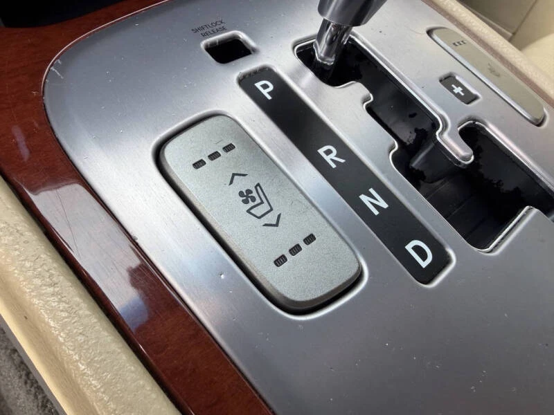 2012 Hyundai Genesis - Image 16 of 16