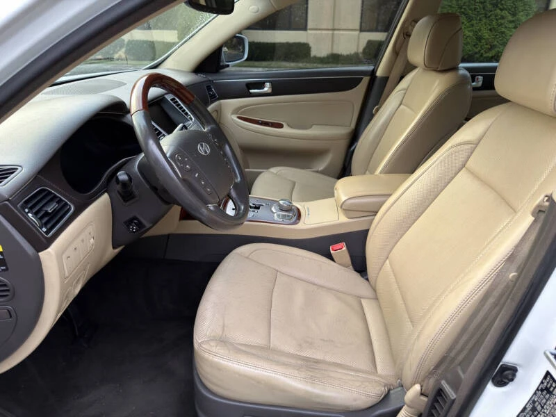 2012 Hyundai Genesis - Image 10 of 16