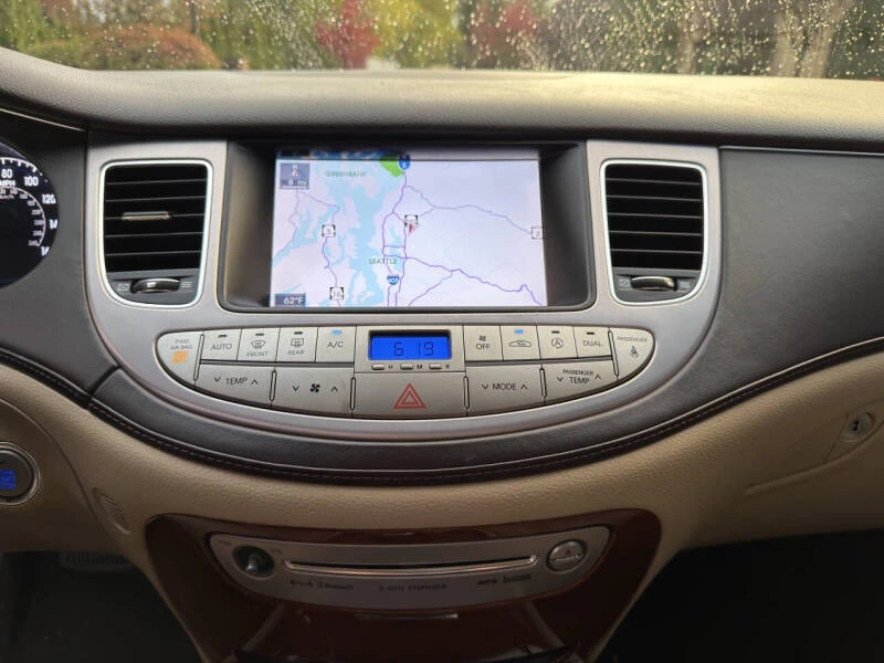 2012 Hyundai Genesis - Image 14 of 16