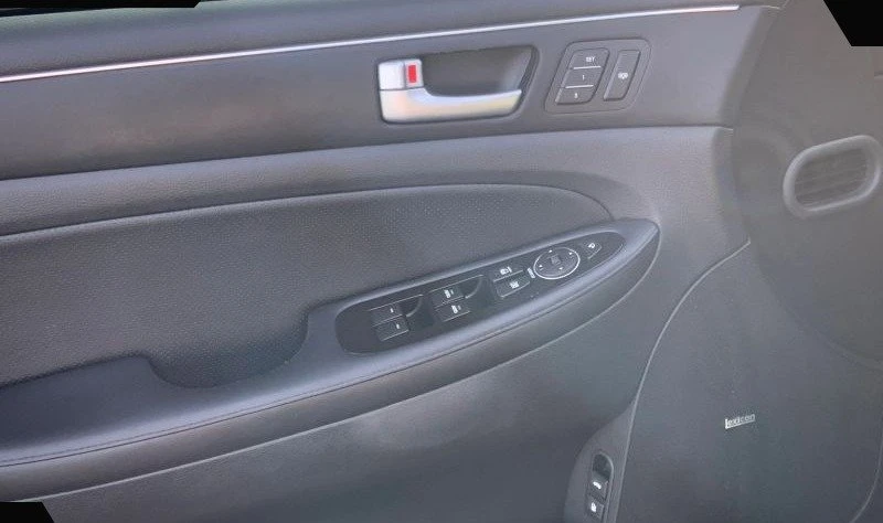 2012 Hyundai Genesis - Image 20 of 20