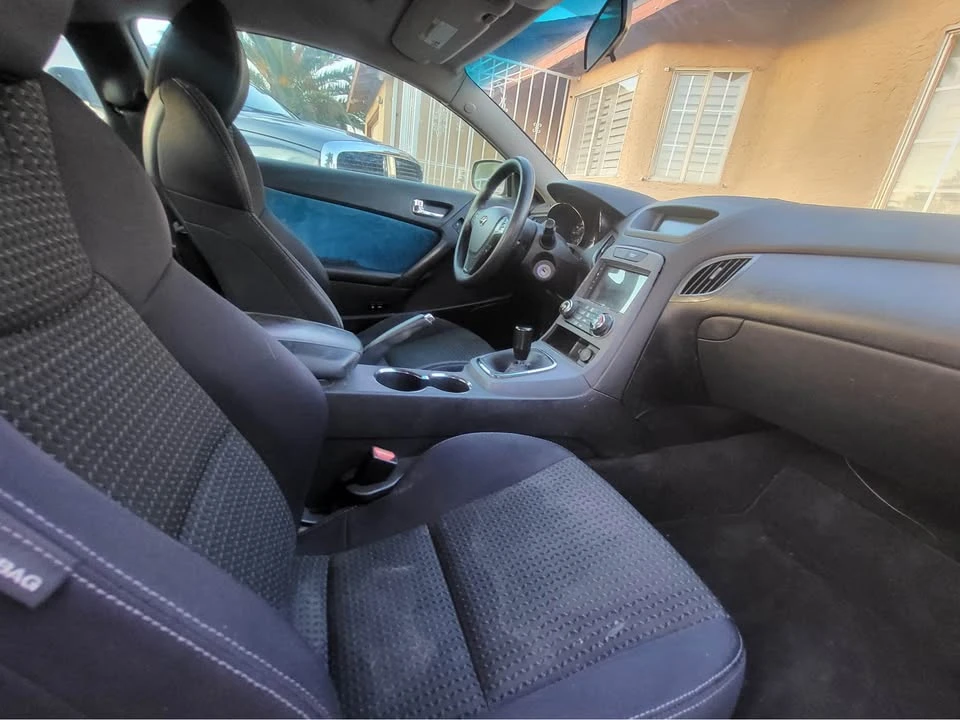 2012 Hyundai Genesis Coupe - Image 6 of 7