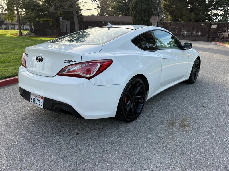 2012 Hyundai Genesis Coupe - Image 6 of 20