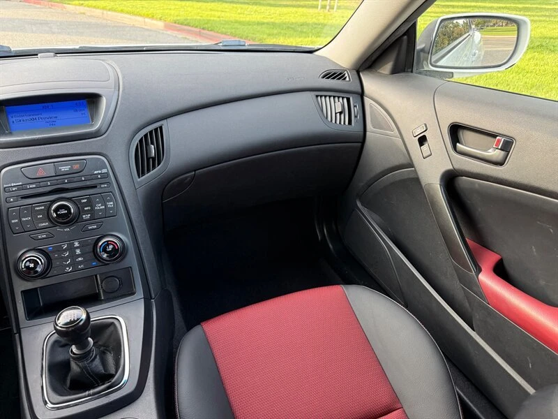 2012 Hyundai Genesis Coupe - Image 20 of 20