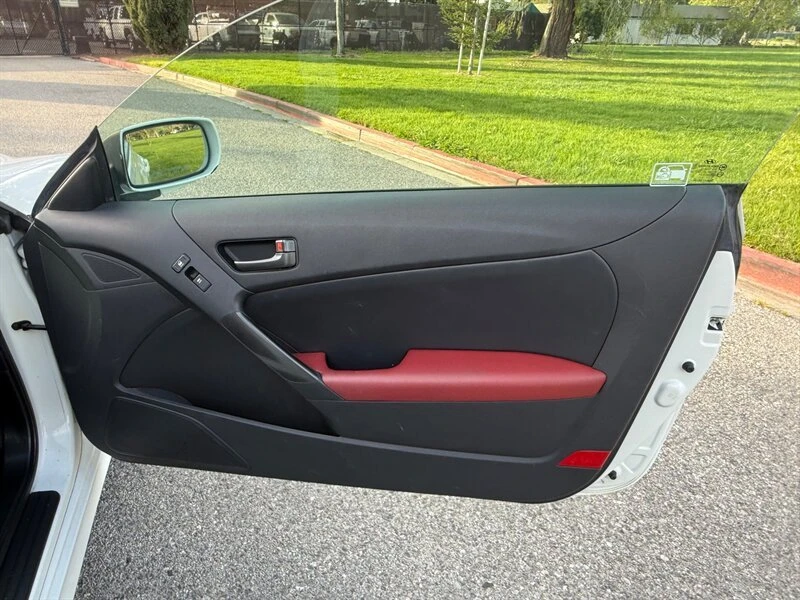 2012 Hyundai Genesis Coupe - Image 14 of 19