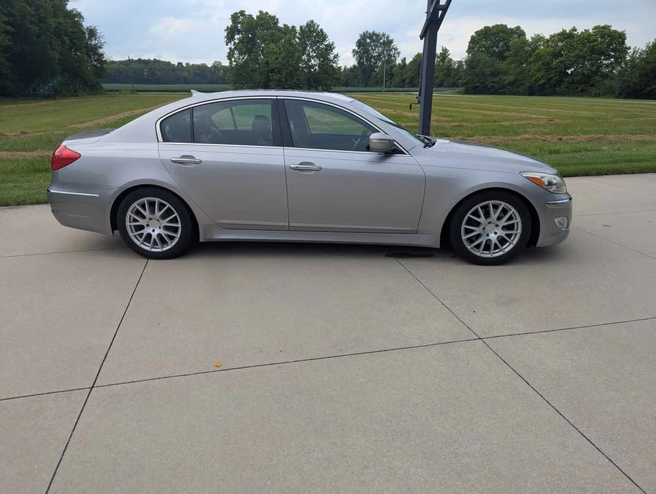 2012 Hyundai Genesis - Image 2 of 12