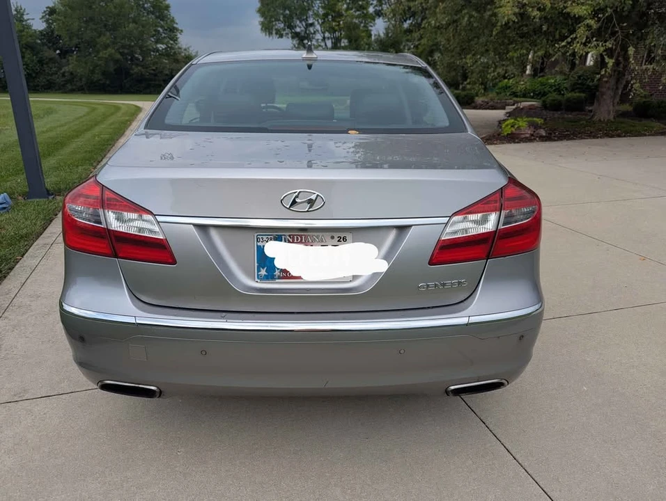 2012 Hyundai Genesis - Image 8 of 12