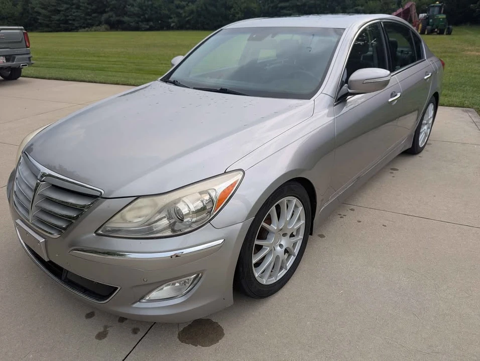 2012 Hyundai Genesis - Image 4 of 12