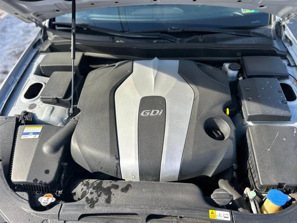 2012 Hyundai Genesis - Image 9 of 10