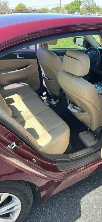 2012 Hyundai Genesis - Image 10 of 12
