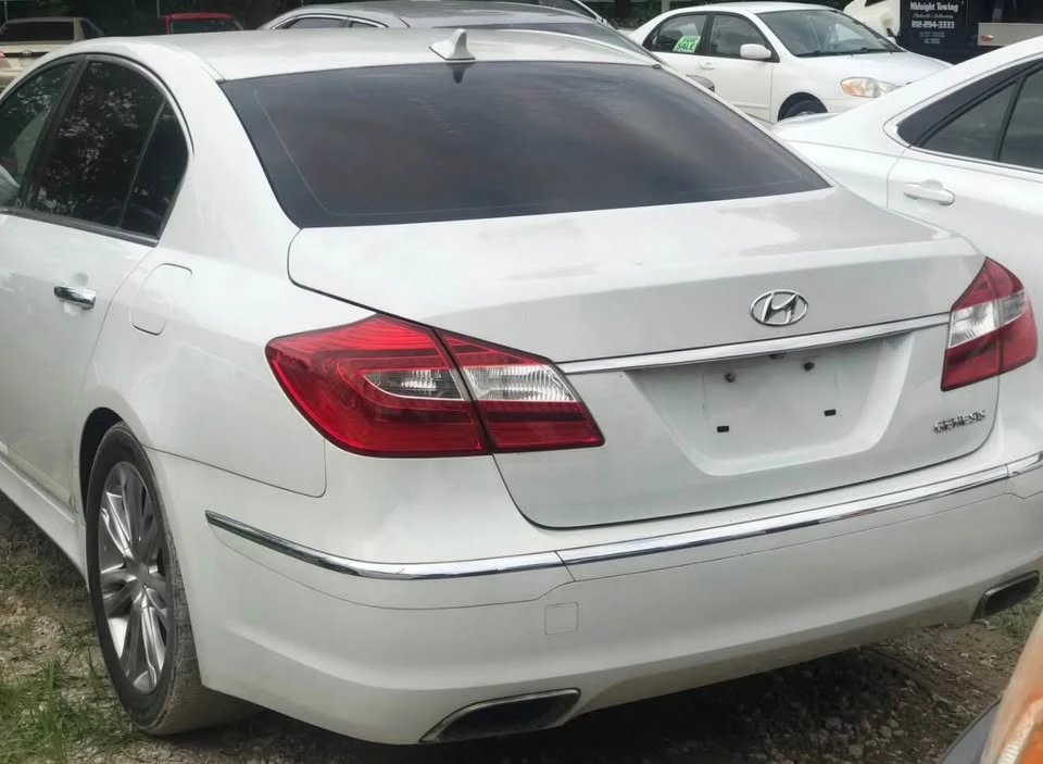 2012 Hyundai Genesis - Image 4 of 6