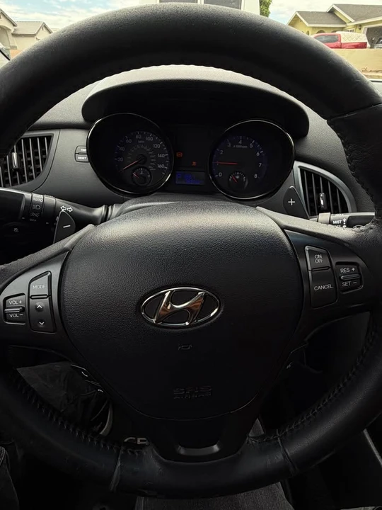 2012 Hyundai Genesis Coupe - Image 6 of 8