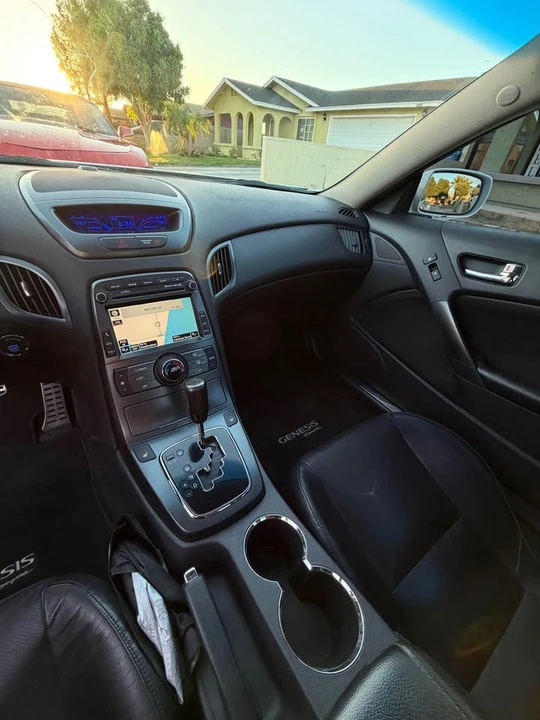 2012 Hyundai Genesis Coupe - Image 4 of 8