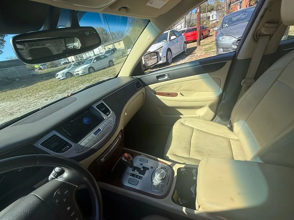 2012 Hyundai Genesis - Image 4 of 5