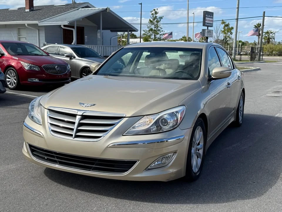 2012 Hyundai Genesis - Image 2 of 17