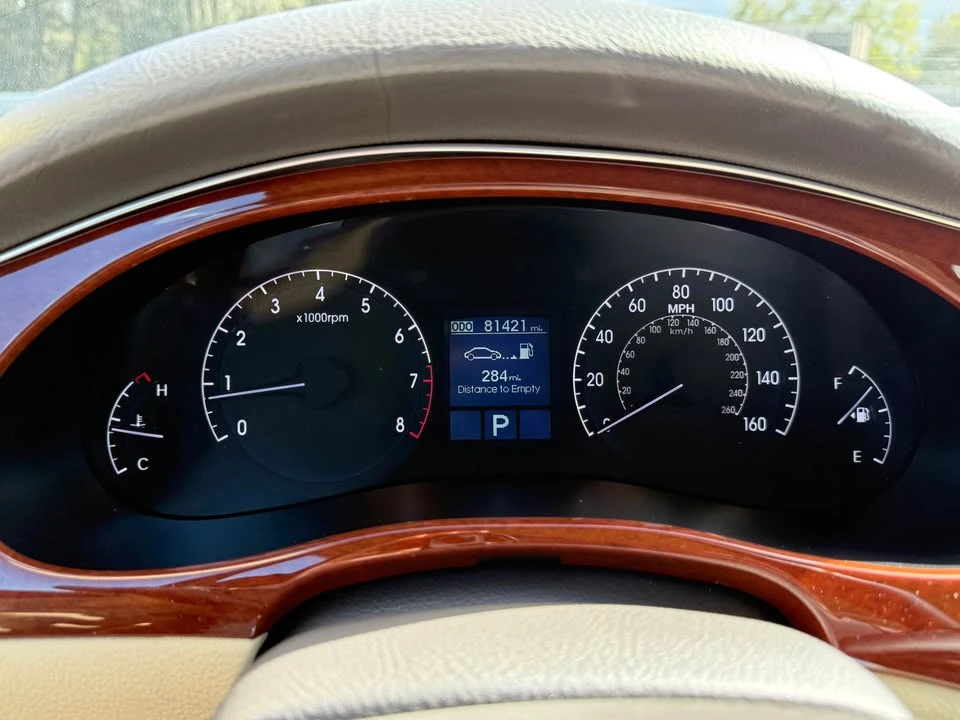 2012 Hyundai Genesis - Image 15 of 17