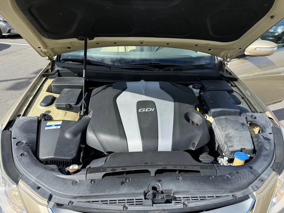 2012 Hyundai Genesis - Image 17 of 17