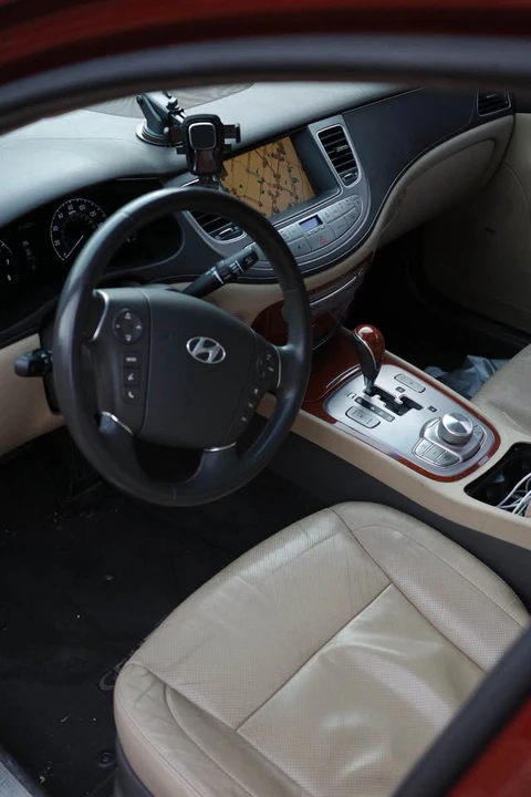 2012 Hyundai Genesis - Image 15 of 15