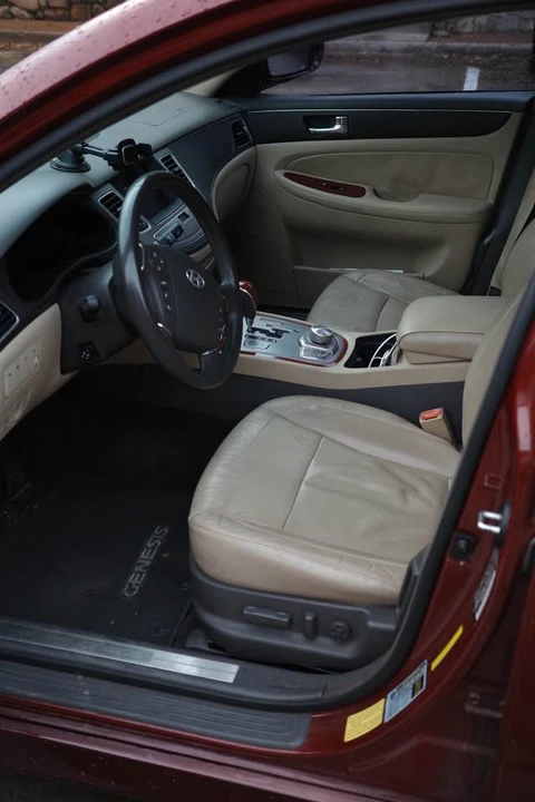 2012 Hyundai Genesis - Image 6 of 15