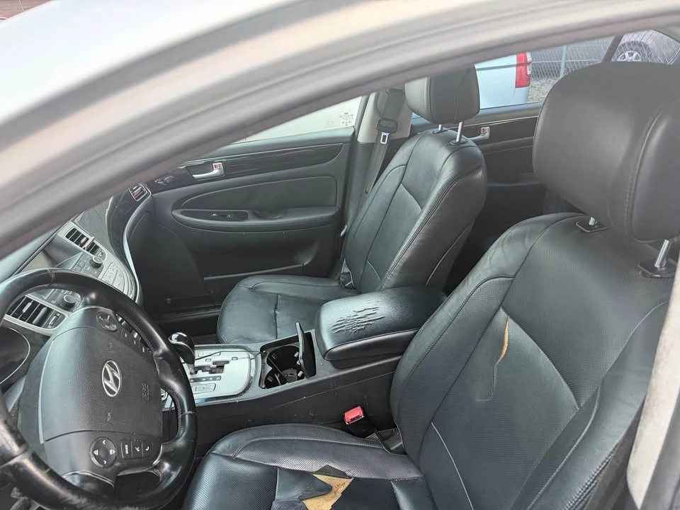2012 Hyundai Genesis - Image 2 of 8