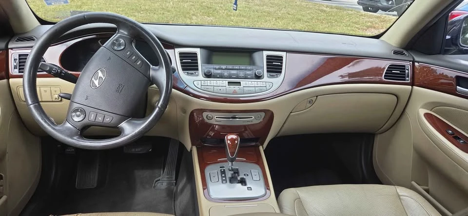 2012 Hyundai Genesis - Image 8 of 9