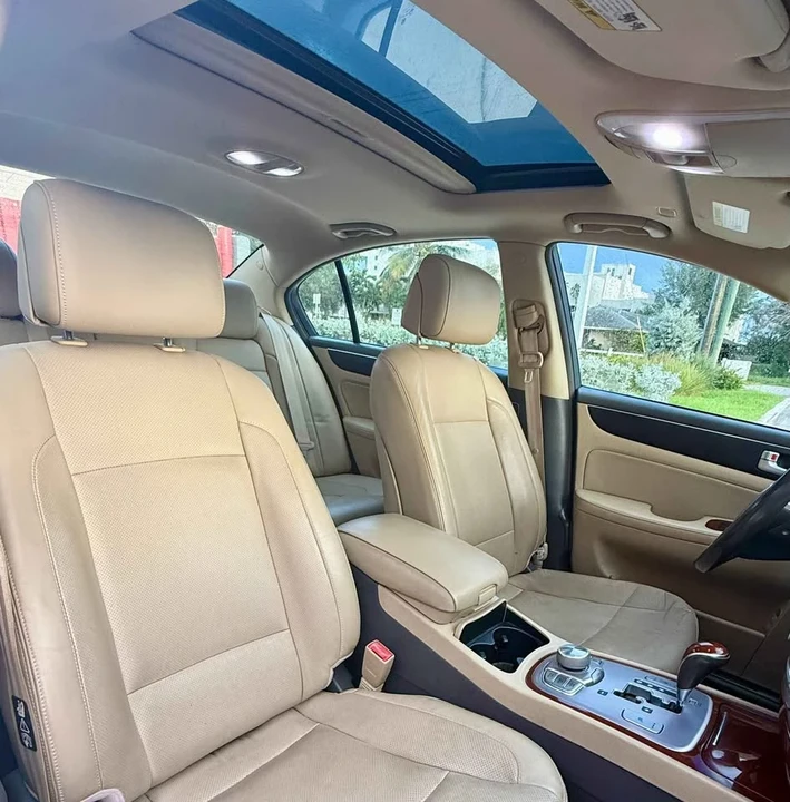 2012 Hyundai Genesis - Image 11 of 17