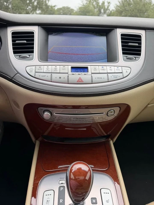 2012 Hyundai Genesis - Image 14 of 18