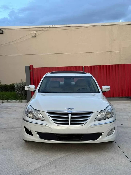 2012 Hyundai Genesis - Image 2 of 17