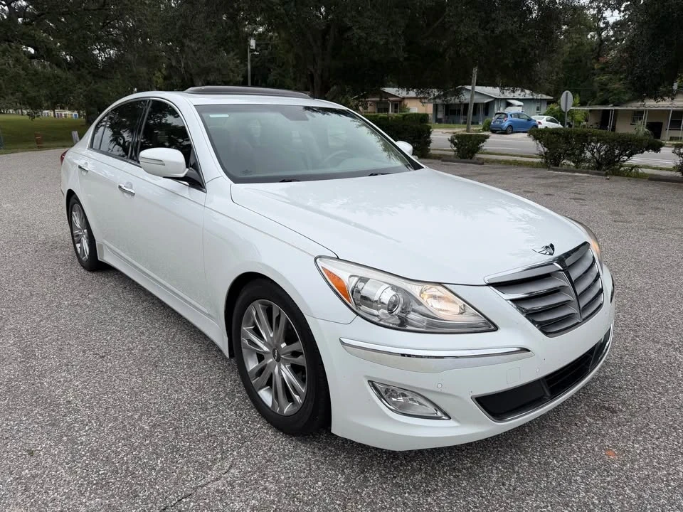 2012 Hyundai Genesis - Image 4 of 18