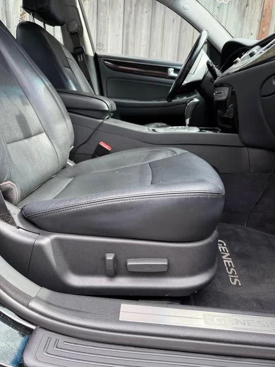 2012 Hyundai Genesis - Image 9 of 10
