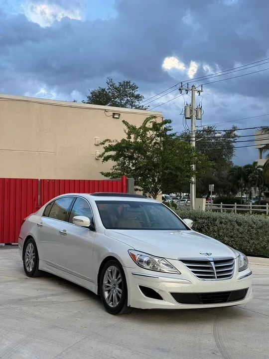 2012 Hyundai Genesis - Image 3 of 17