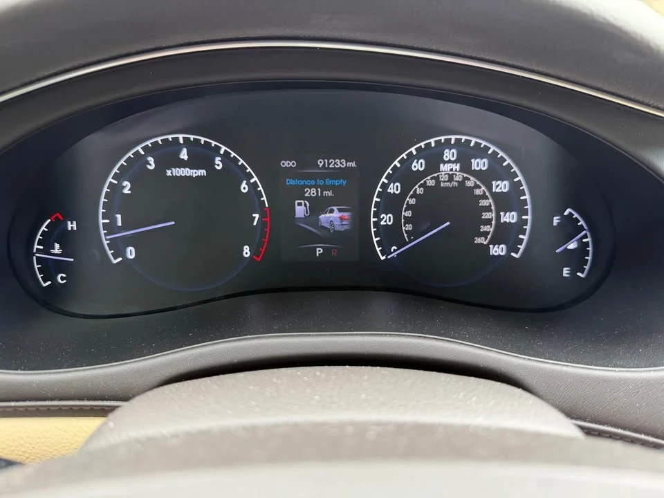2012 Hyundai Genesis - Image 17 of 18