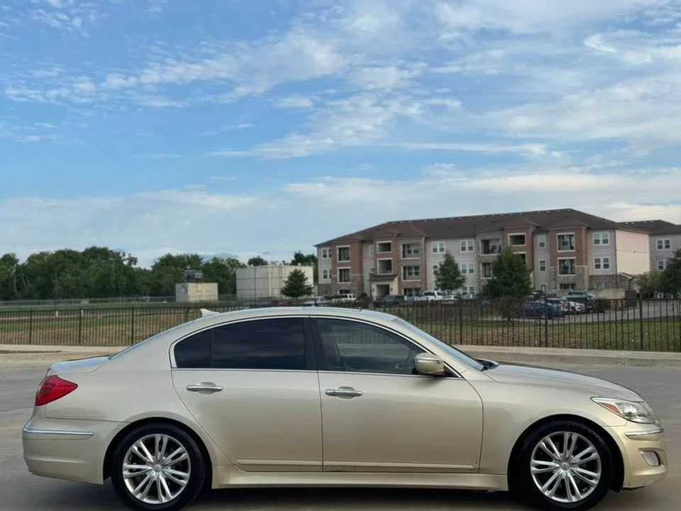 2012 Hyundai Genesis - Image 4 of 12