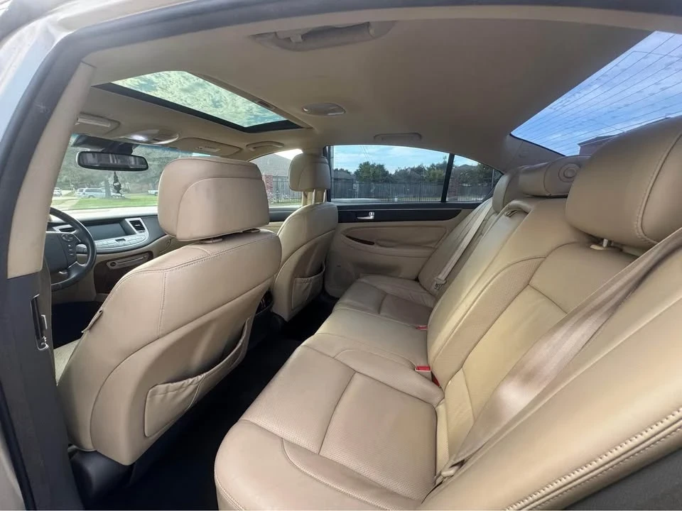 2012 Hyundai Genesis - Image 11 of 12