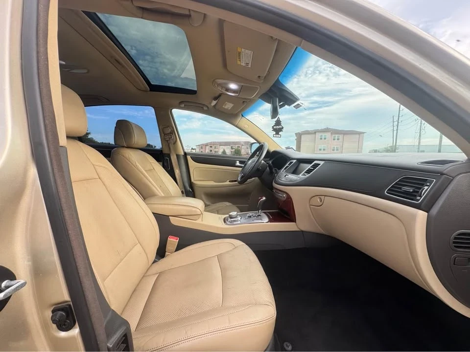 2012 Hyundai Genesis - Image 9 of 12