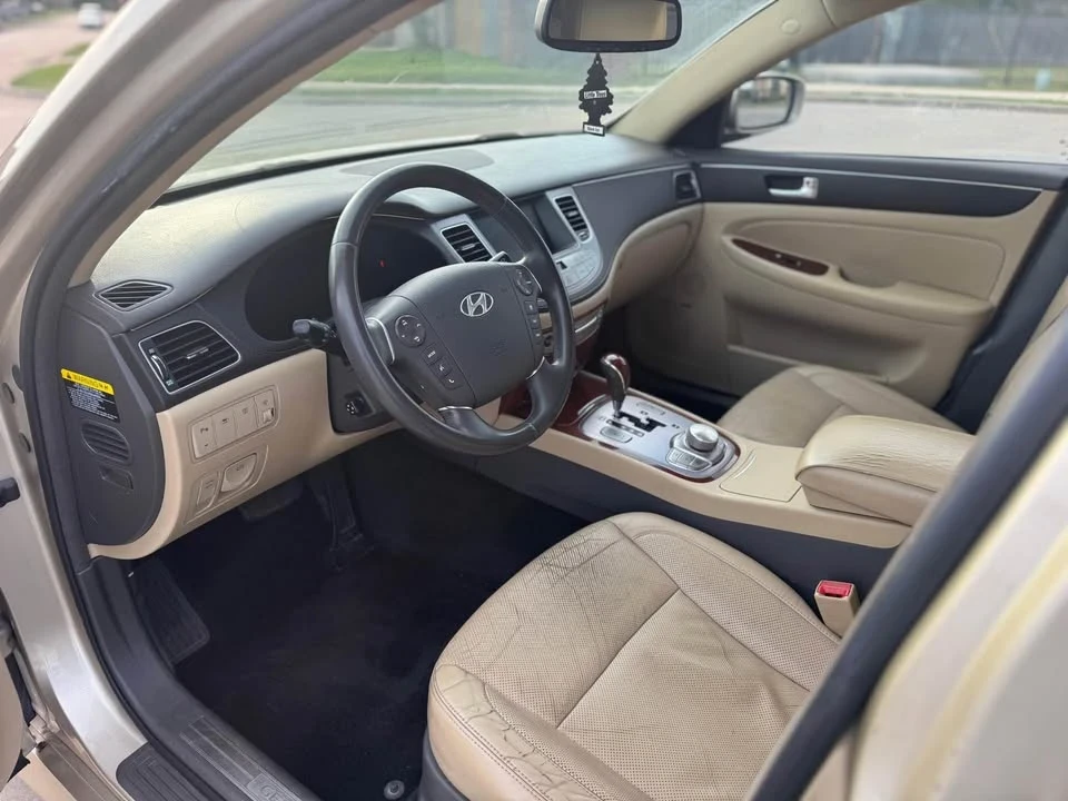 2012 Hyundai Genesis - Image 8 of 12