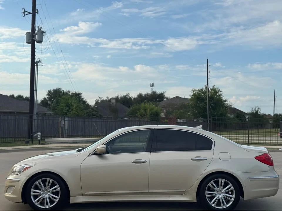 2012 Hyundai Genesis - Image 3 of 12
