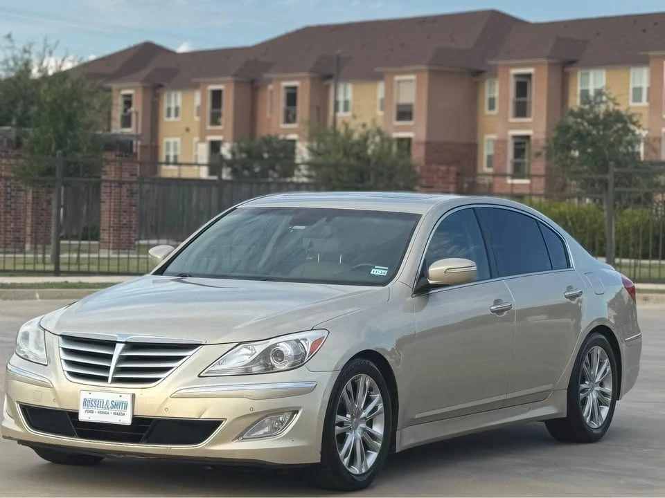 2012 Hyundai Genesis - Image 2 of 12