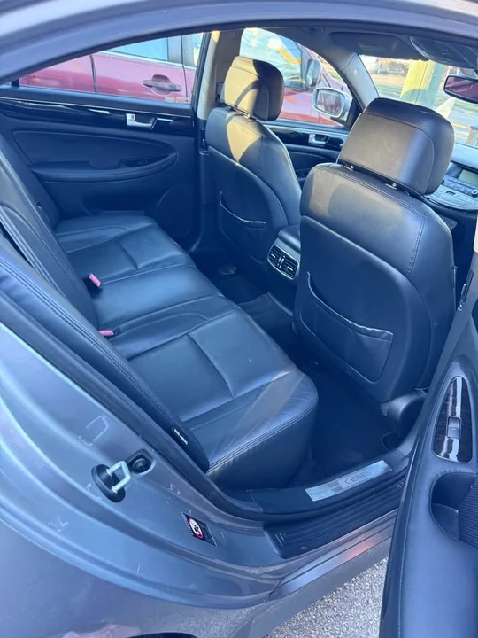 2012 Hyundai Genesis - Image 6 of 7