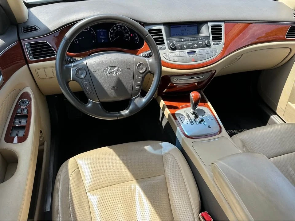 2012 Hyundai Genesis - Image 10 of 16